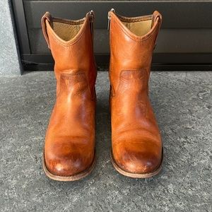 Frye Melissa Button Short